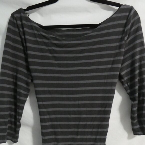 H&M | medium | Striped Shirt With Matching Tie Waist Front - Picture 9 of 14